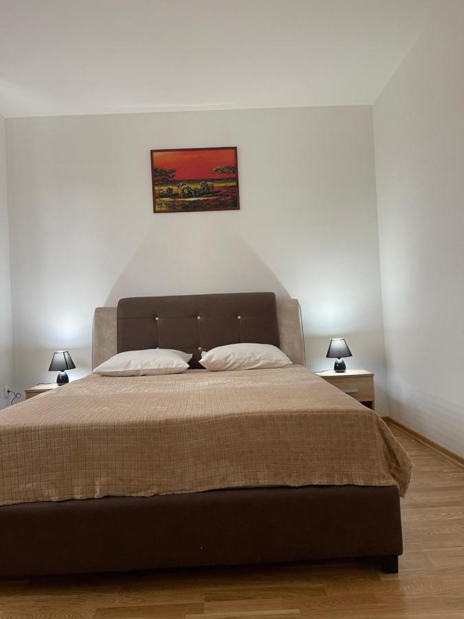 Royal Residence Apartmani 2 Pancevo Bagian luar foto