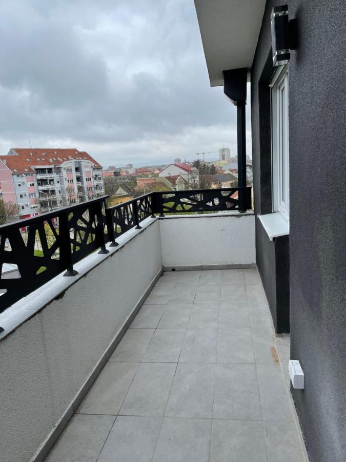 Royal Residence Apartmani 2 Pancevo Bagian luar foto